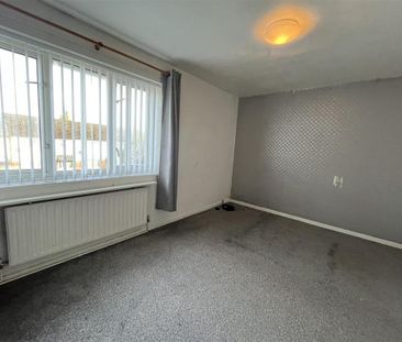 3 bedroom apartment to rent - Photo 4