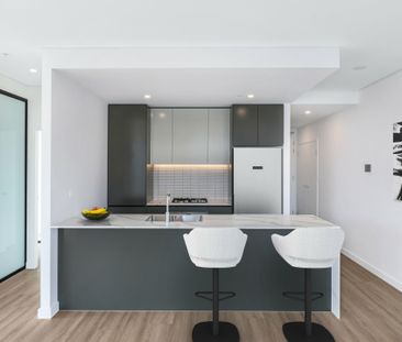 504/35 Kenny St, Wollongong - Photo 2