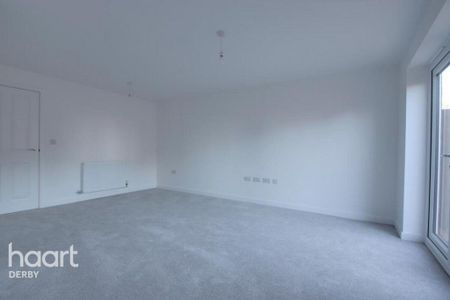 3 bedroom semi-detached house to rent - Photo 2