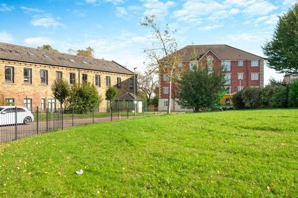 Moorcroft Court, Ossett, WF5 - Photo 1