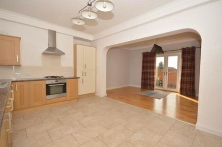 2 bedroom apartment to rent - Photo 4