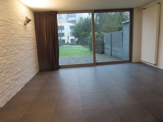 Ideale familie woning met 3 slaapkamers, bureau, tuin, garage en dubbele parkeerplaats in residentieel Wilrijk! - Photo 1