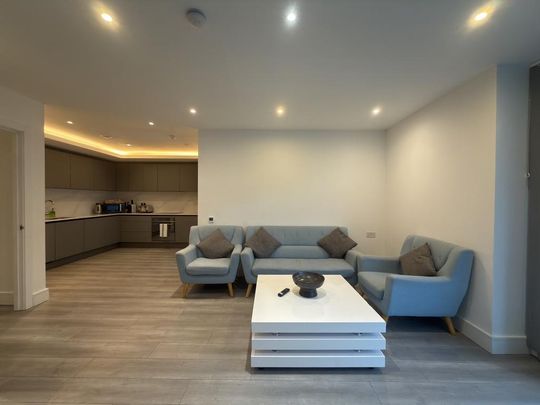 2 bedroom ground floor flat to rent - Photo 1