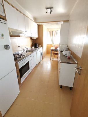 Amplo apartamento de um quarto em predio de nova construção com garagem privativa - Photo 1