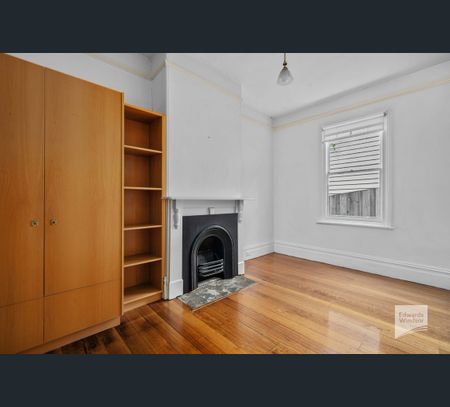 33 Quayle Street, Sandy Bay, Tas 7005 - Photo 4