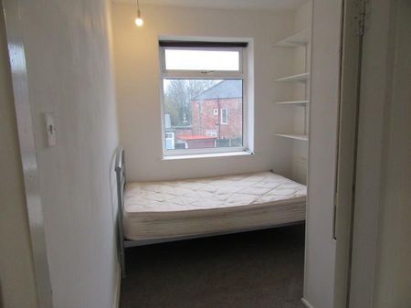 3 bedroom semi-detached house to rent - Photo 4