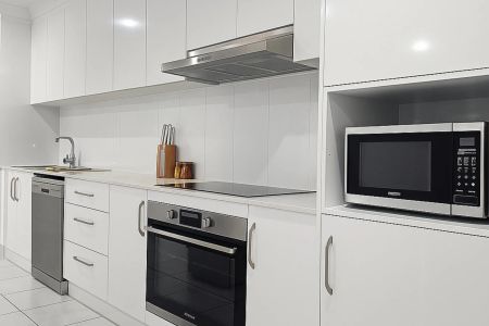 Modern 1-Bedroom Studio - Photo 3