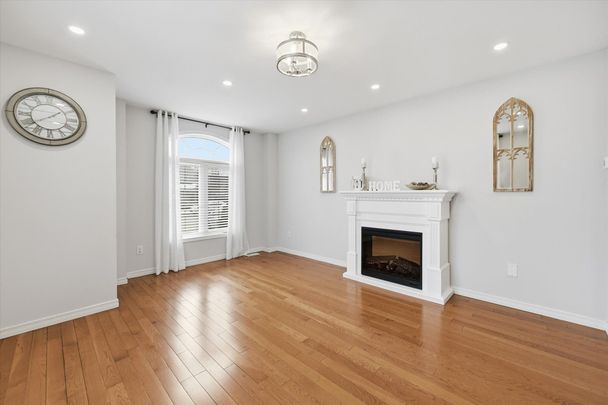 For Lease - 4805 Thomas Alton Boulevard, Burlington, Ontario - Photo 1