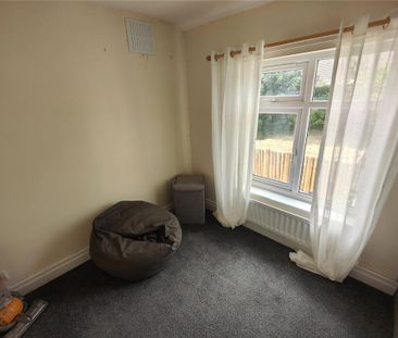 2 bedroom end of terrace house to rent - Photo 6
