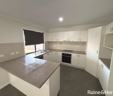 Renovated & Ready for Quality Tenants! - Photo 3