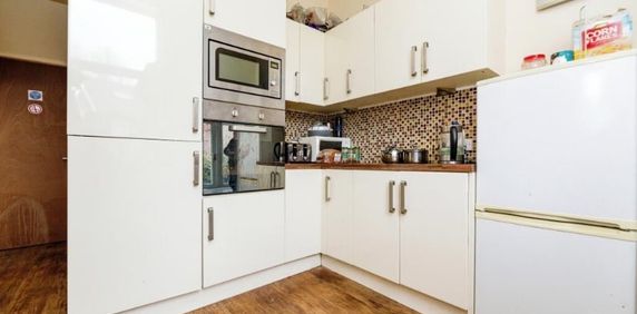 Room in a Shared House, Sheffield, S5 - Photo 2