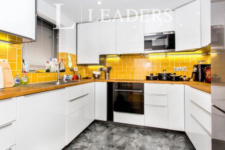 3 bedroom townhouse to rent - Photo 3