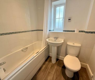 4 bedroom terraced house to rent - Photo 6