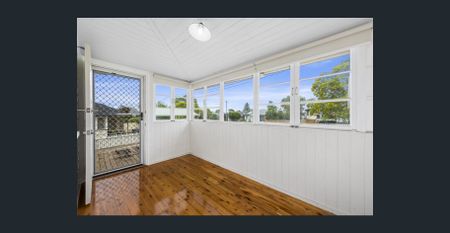 South Toowoomba Cottage! - Photo 2