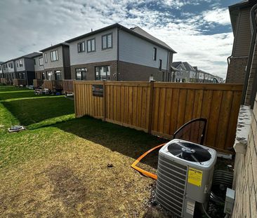 For Lease - 110 yale Drive, Hamilton, Ontario - Photo 6