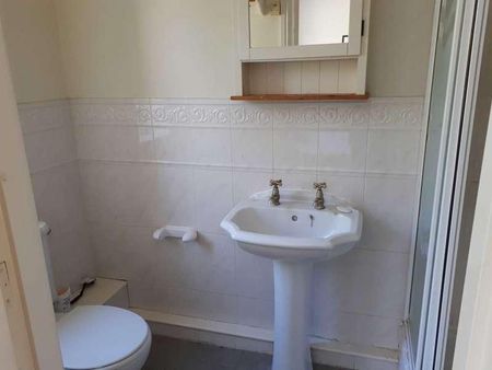 Alderton Crescent, Moor Allerton Leeds, LS17 - Photo 5