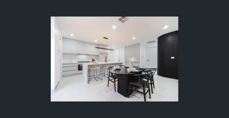 Stunning Brand New Modern Family Home in Prime Location! - Photo 5