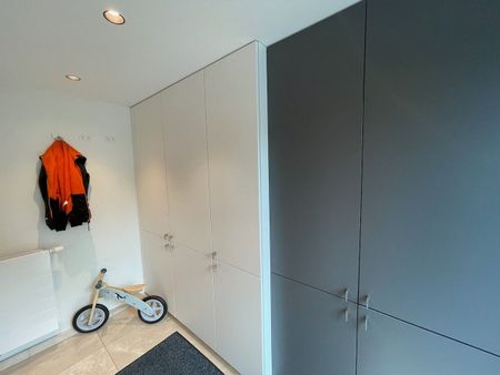 Genk, Huiskensweier 35: Ruime woning met magazijn, kantoorruimte, ruime garage, opslagplaats, 3 slaapkamers, 2 badkamers,... op 53a62ca vlot bereikbaar vlakbij Natuurgebied "De Maten". - Foto 4
