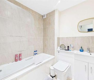 London Road, East Grinstead, West Sussex, RH19 - Photo 6