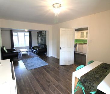 4 bedroom terraced house to rent - Photo 3