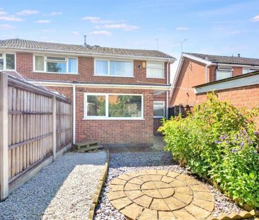 3 bedroom semi-detached house to rent - Photo 2