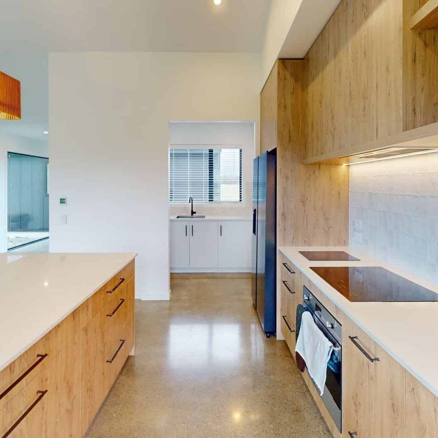 Feilding - 4 Bedrooms - Photo 1