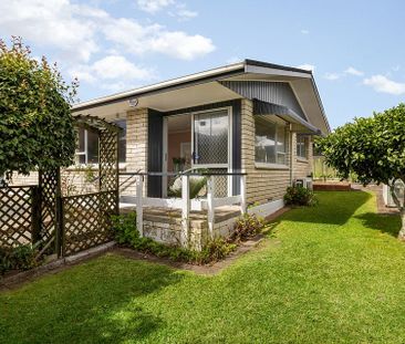 Sunny 2BR Unit with glasshouse in Ohauiti,Tauranga - Photo 3