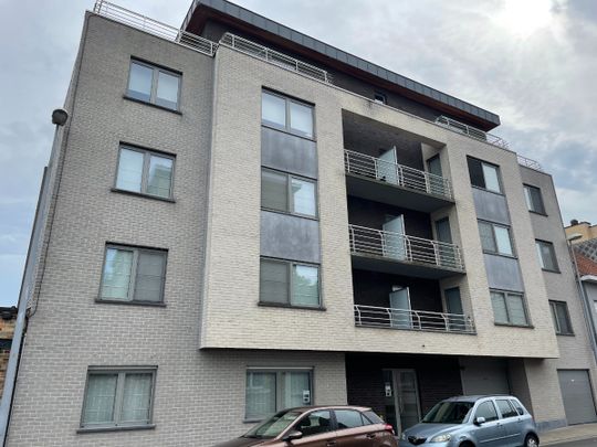 ruim instapklaar twee slaapkamer appartement met groot zongericht terras & gelijkvloerse garage - Foto 1