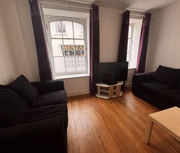 3 bedroom end of terrace house to rent - Photo 2