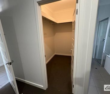 Modern Home in Quiet Location! - Photo 2