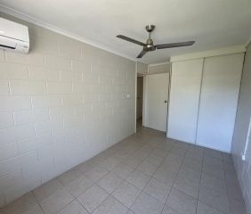 Modern 2-Bedroom Unit with Private Yard - Photo 5