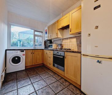 3 bedroom semi-detached house to rent - Photo 6