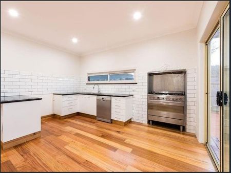 354 Mitcham Road, Mitcham - Photo 2