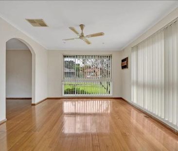17 Peppercorn Parade Epping, Epping, VIC 3076 - Photo 5
