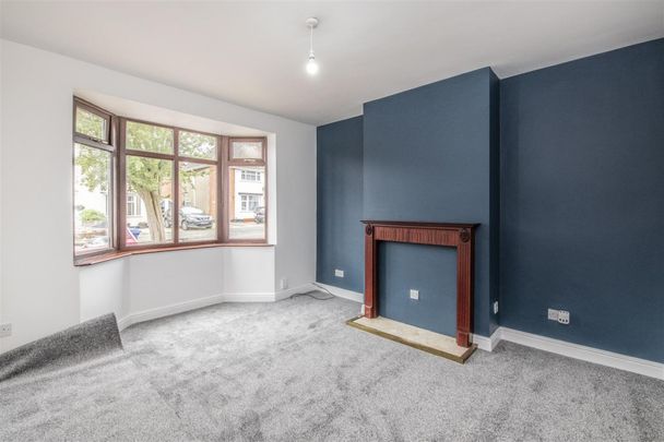 3 bed House - Semi-Detached To Let - Photo 1