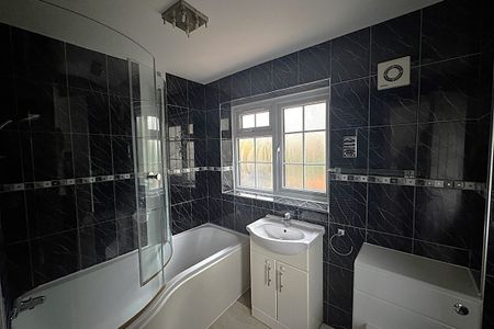 Punch Copse Road, CRAWLEY - Photo 5