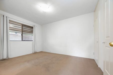 Stylish One-Bedroom Apartment in the Heart of Coorparoo - Photo 5