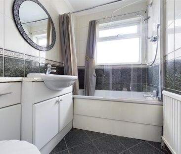 3 bedroom terraced house to rent - Photo 6