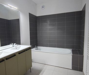 Location Appartement 4 pièces 91m² ROUBAIX 59100 - Photo 5