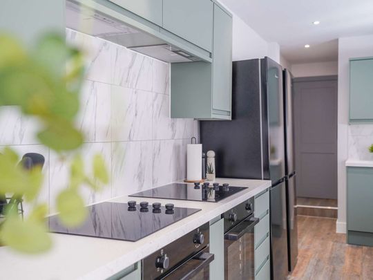 Luxurious 6-Bed Student House Share SO15 2HR Room 7 - Photo 1