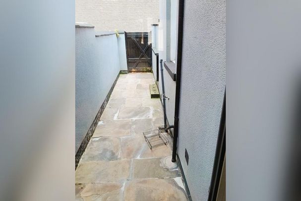 4 bedroom terraced house to rent - Photo 1