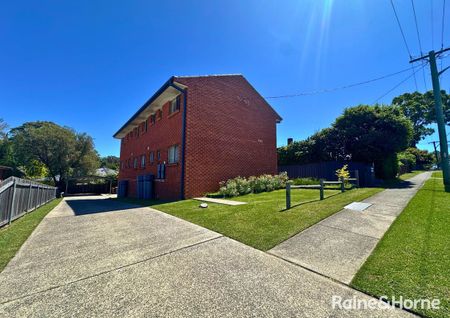 Fly High at Albatross - Photo 2