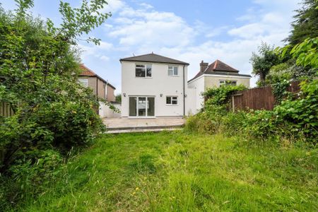 4 bedroom detached house to rent - Photo 5