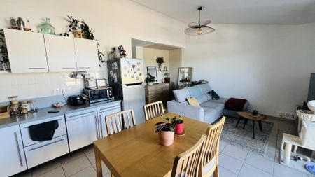 Location Appartement 3 pièces 53m² VENELLES 13770 - Photo 4