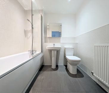 Immaculate 2 Bed Flat - Photo 6