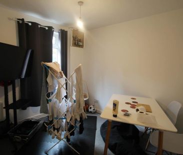 3 bedroom terraced house to rent - Photo 6