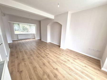 3 bedroom semi-detached house to rent - Photo 2