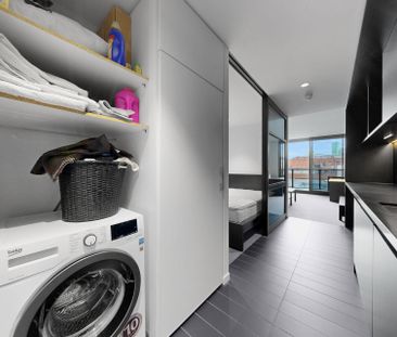 Stylish Furnished Apartment - Photo 5