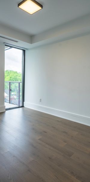 A 2.5 bed luxurious rental residence overlooking Forest Hill. - Photo 1