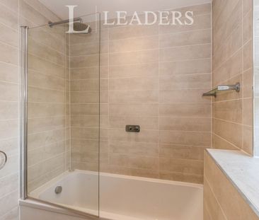 2 bedroom house to rent Pynham Crescent, Hambrook, Chichester, PO18 - Photo 1